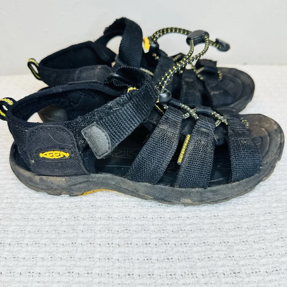 Keen Kids Newport H2 Sandals Waterproof Black Summer‎ Travel Hiking Fish -sz 2